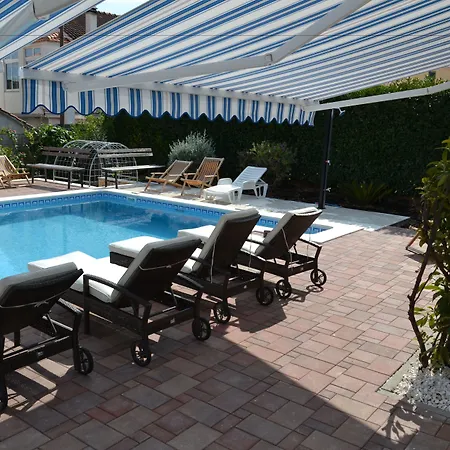 Апартаменты Mary