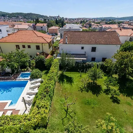 Mary Апартаменты