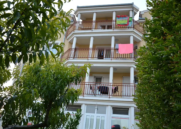 Mary Apartman Trogir