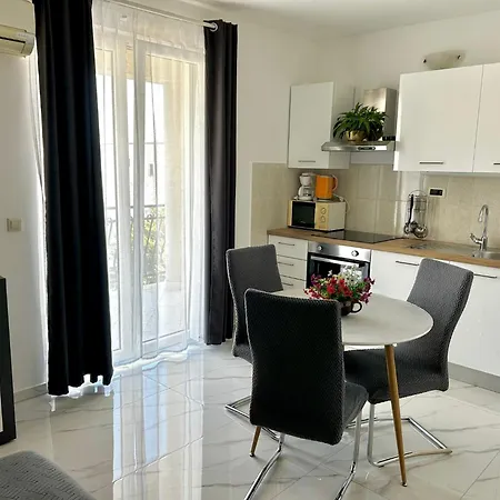 Mary Apartman